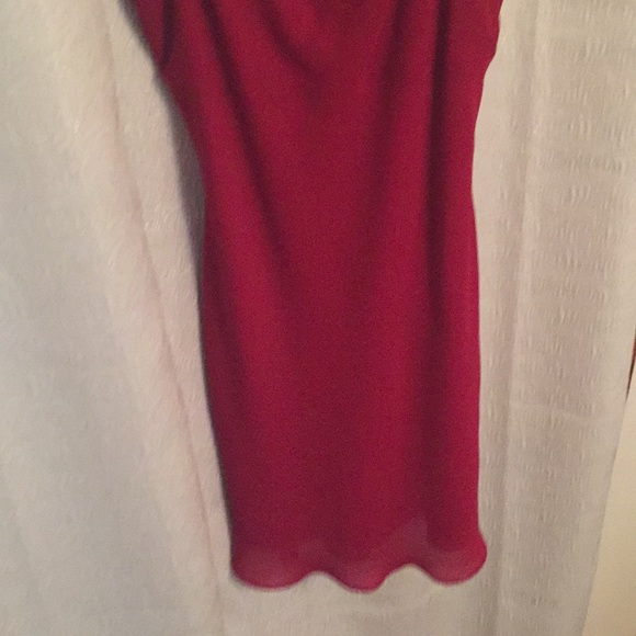 Very elegant red dress - Picture 2 of 3